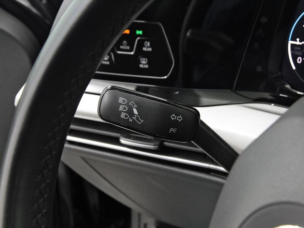 Volkswagen Golf Life 1.5 TSI 96kW (130CV) 17