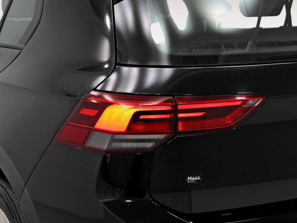 Volkswagen Golf Life 1.5 TSI 96kW (130CV) 35