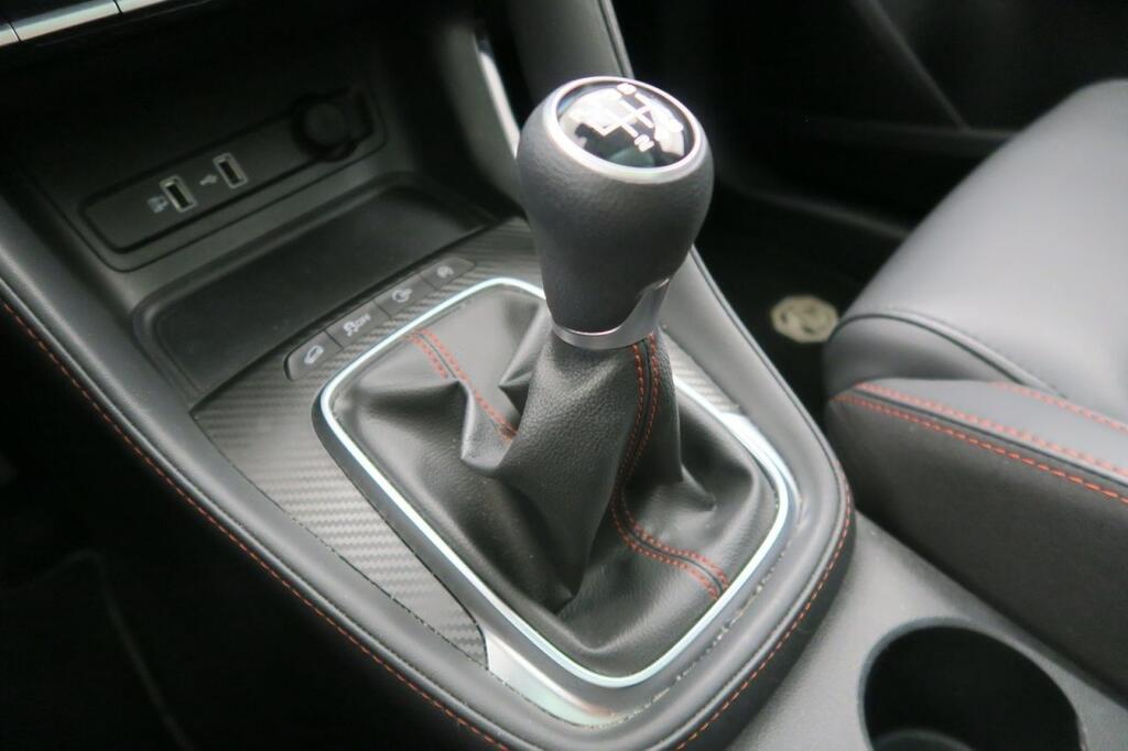 MG ZS LUXURY 1.0T 111 CV 5P 11