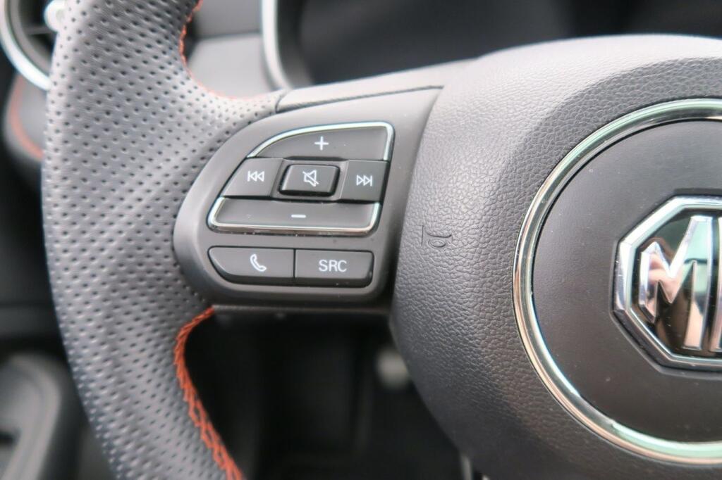 MG ZS LUXURY 1.0T 111 CV 5P 13