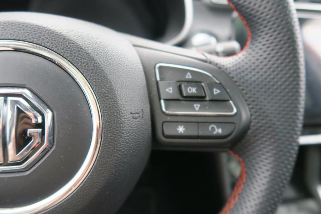 MG ZS LUXURY 1.0T 111 CV 5P 14