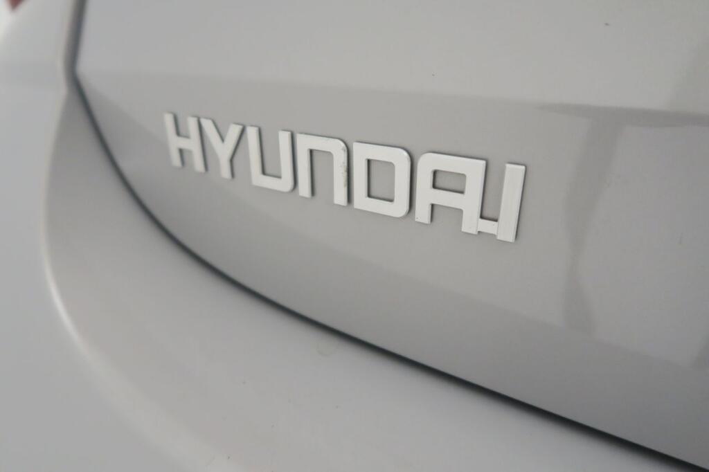 Hyundai i20 1.2 MPI KLASS 84 CV 5P 27