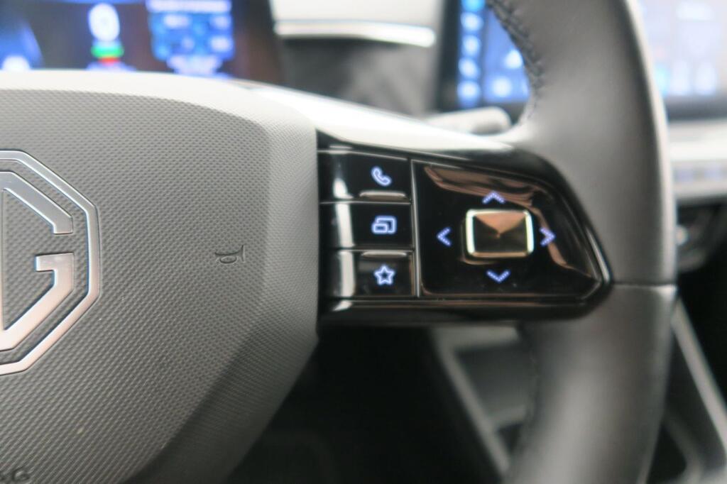 MG MG3 LUXURY 1.5 HYBRID+ 195 CV 5P 13