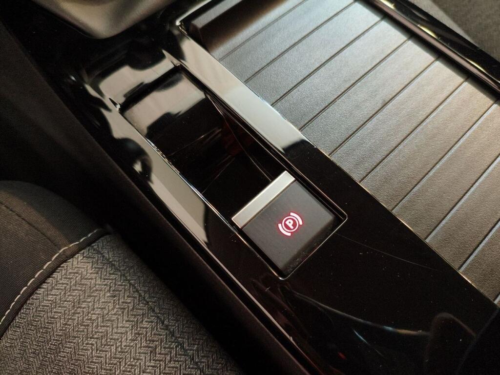 Citroën C4 SHINE 1.2 PURETECH 130 CV S&S 5P 15