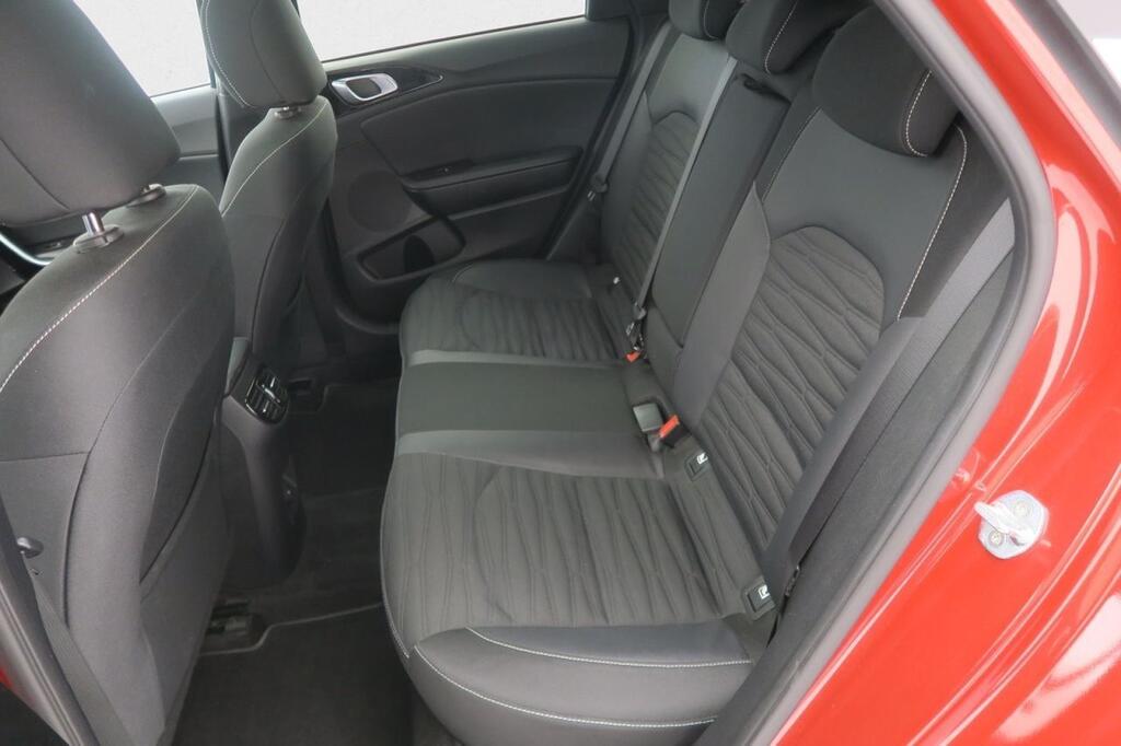 Kia Ceed Familiar 1.0 T-GDI 88KW GT LINE 120 5P 22