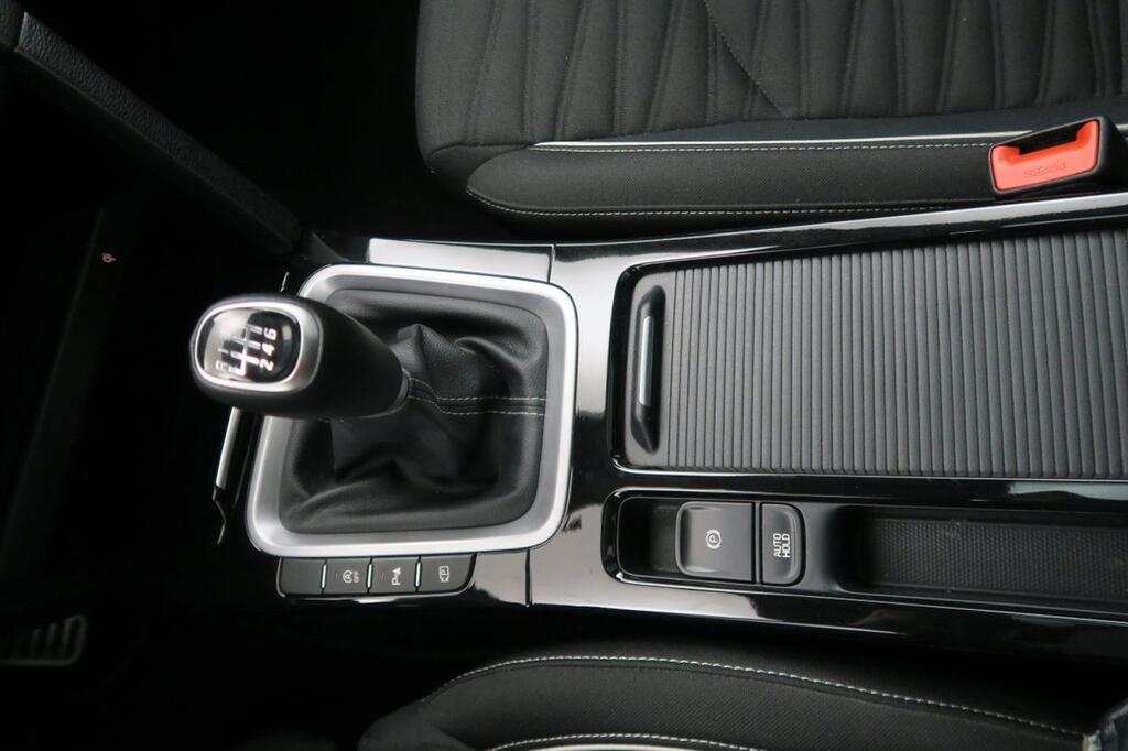 Kia Ceed Familiar 1.0 T-GDI 88KW GT LINE 120 5P 10