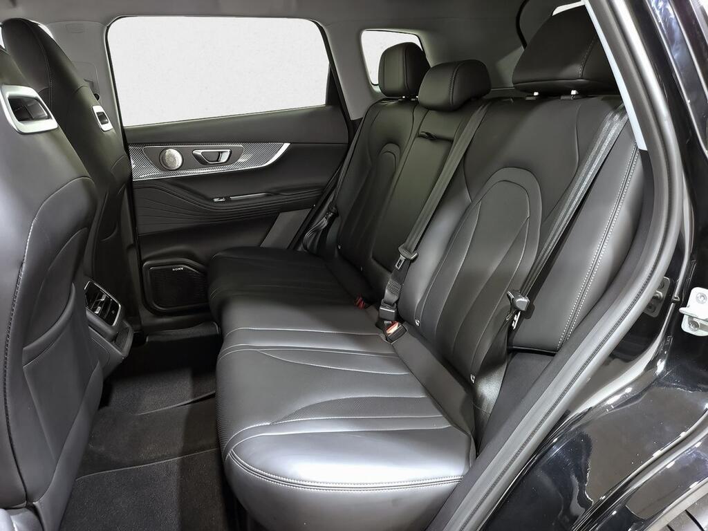 Ebro S700 1.6 TGDI Luxury 7 DCT 8