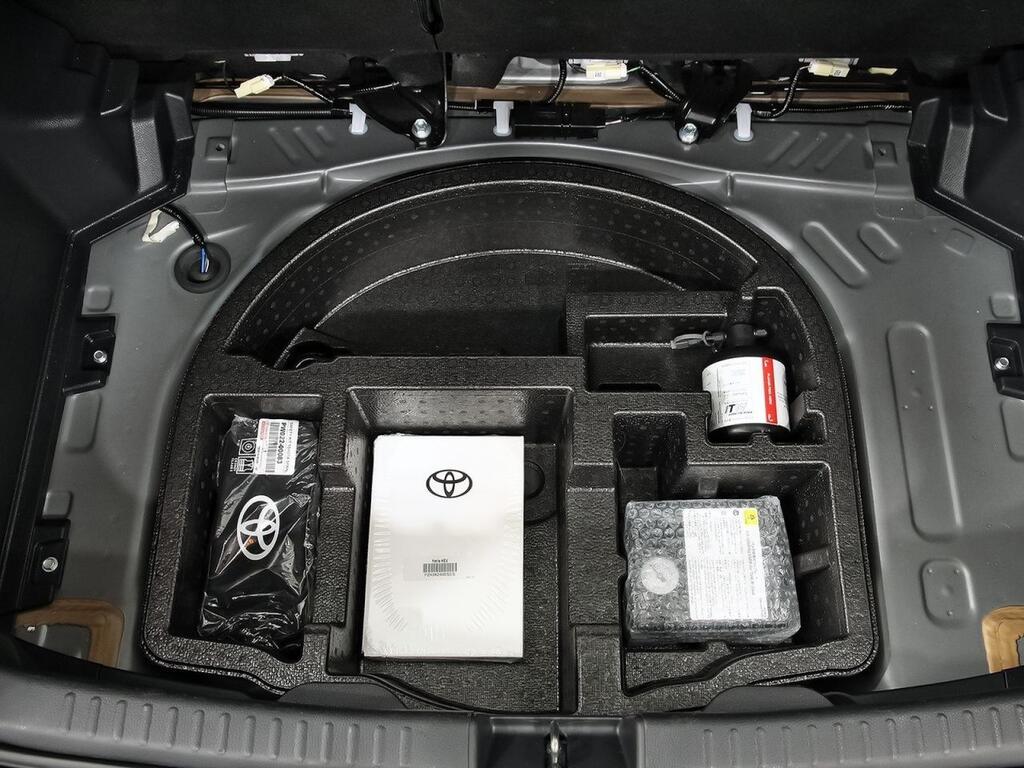 Toyota Yaris 1.5 120H Active Plus 31