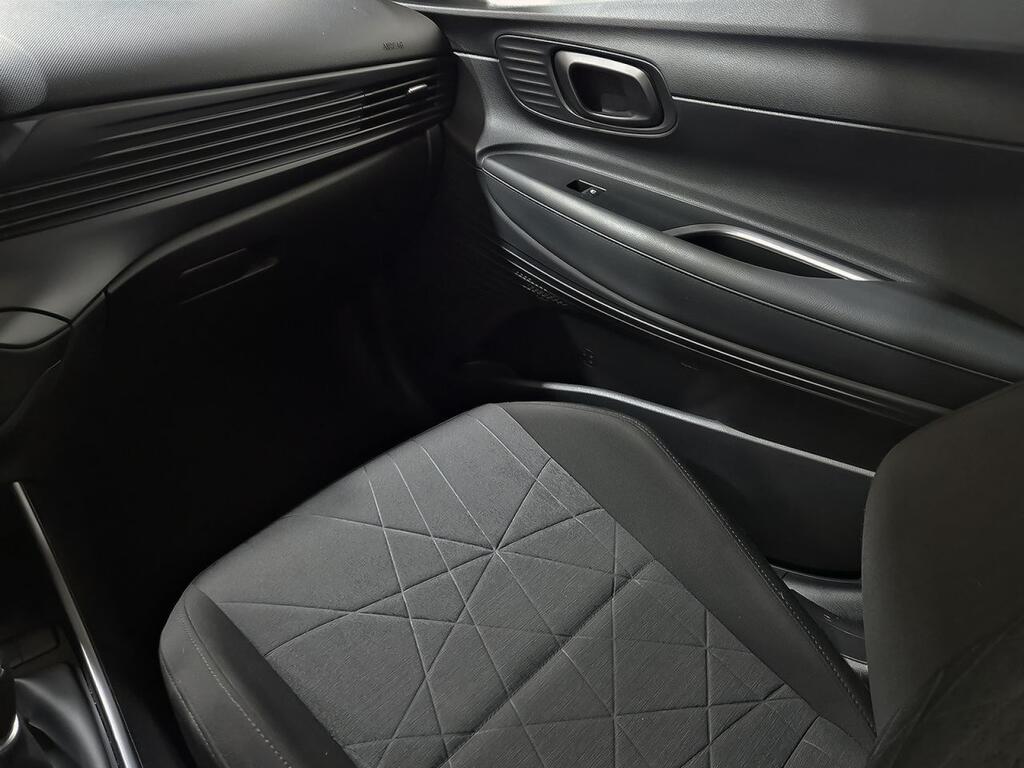 Hyundai Bayon 1.0 TGDI 74kW (100CV) 48V Maxx 28