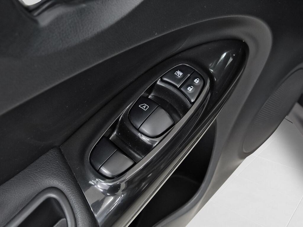 Nissan Juke G E6D-Temp 83 kW(112 CV) 5M/T N-CONNECTA 12