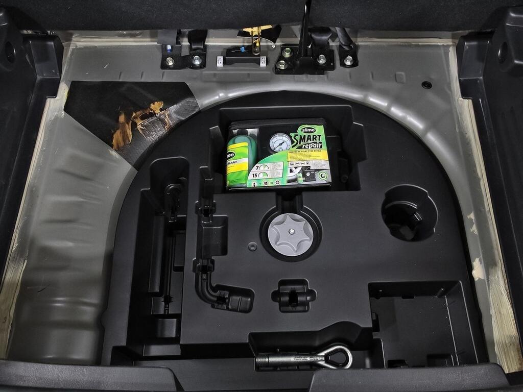 Nissan Juke G E6D-Temp 83 kW(112 CV) 5M/T N-CONNECTA 29