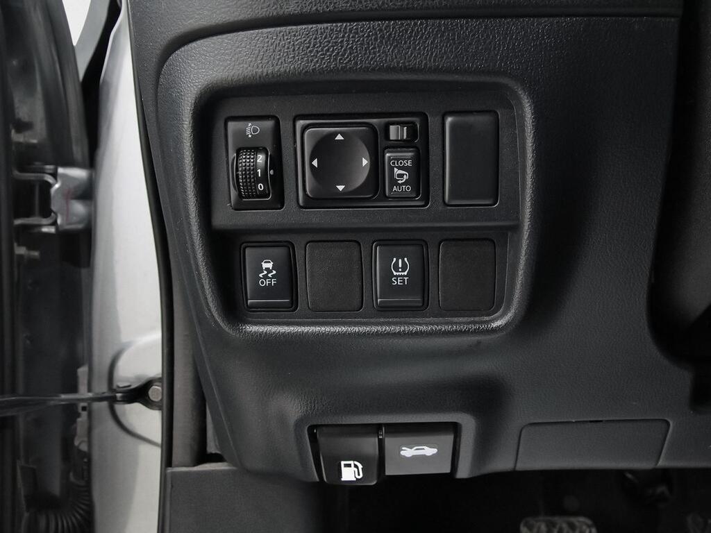 Nissan Juke G E6D-Temp 83 kW(112 CV) 5M/T N-CONNECTA 13