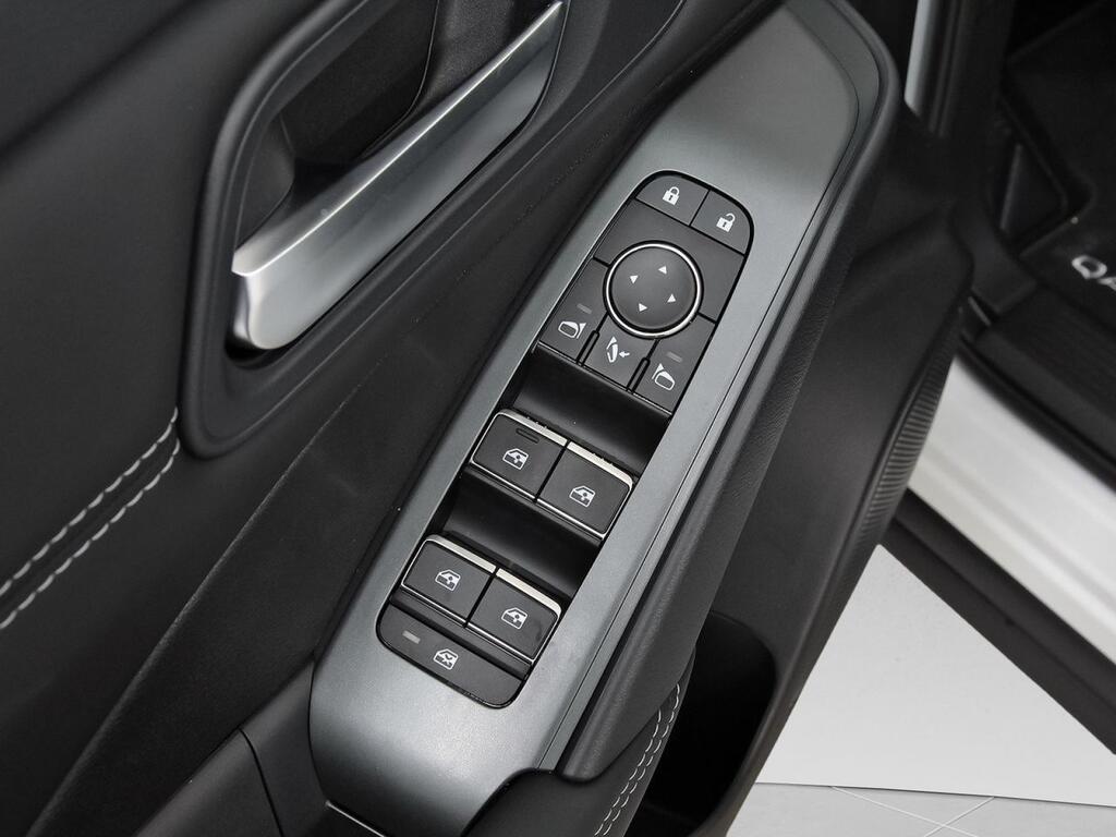 Nissan Qashqai DIG-T 103kW N-Connecta 12