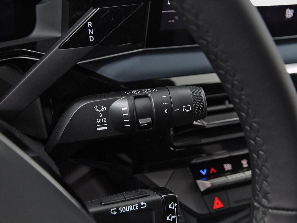 Nissan Micra Long Range 4x2 Tekna 16