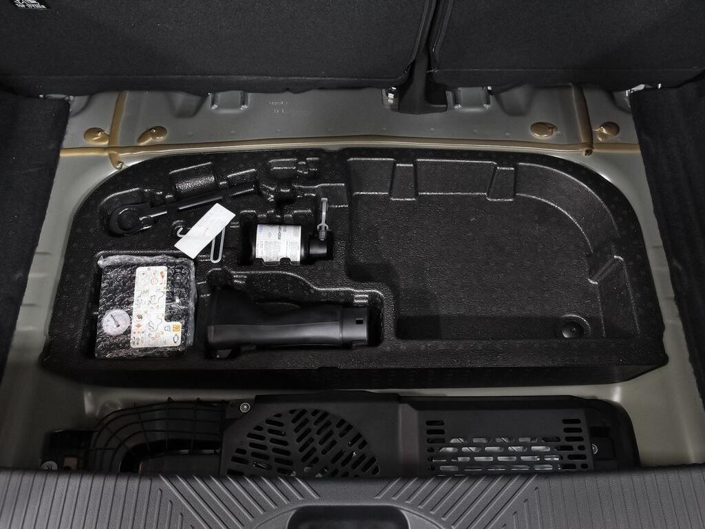 Nissan Micra Long Range 4x2 Tekna 38