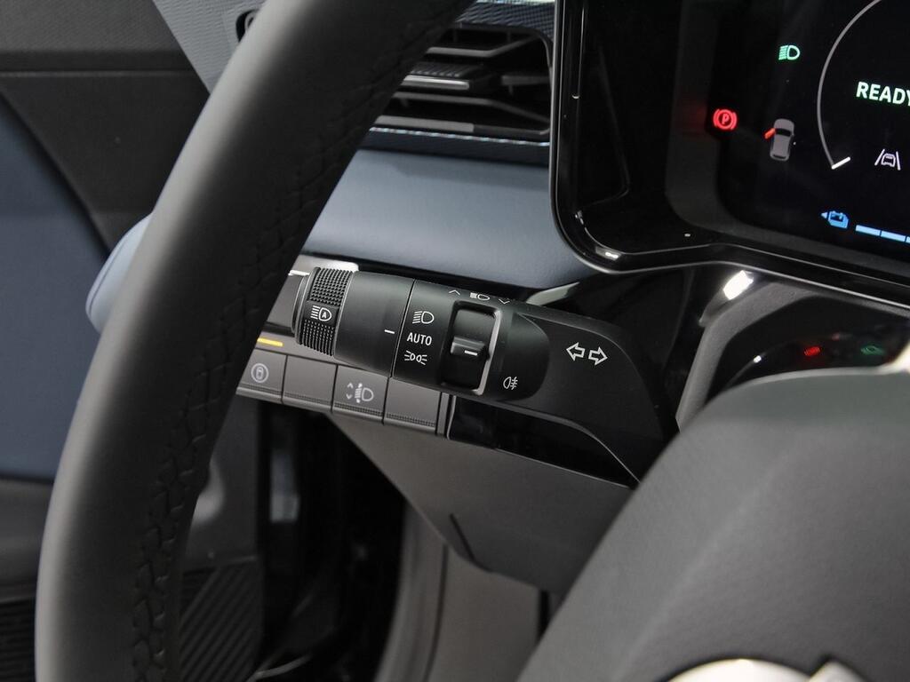 Nissan Micra Long Range 4x2 Tekna 15