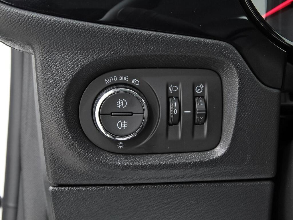 Opel Corsa 1.2T XHL 74KW EDITION 5P 14