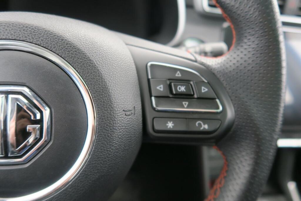 MG ZS LUXURY 1.0T 111 CV AUTO 5P 13