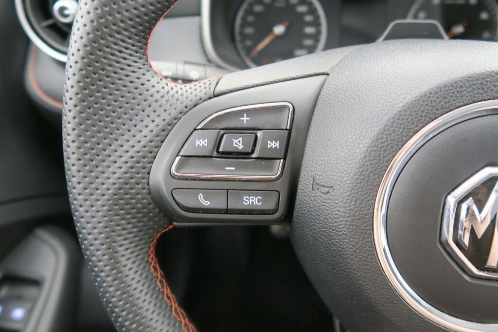 MG ZS COMFORT 1.5 106 CV 5P 11