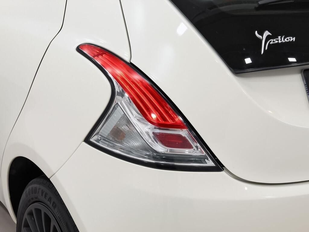 Lancia Ypsilon 1.2 Silver evo II 26