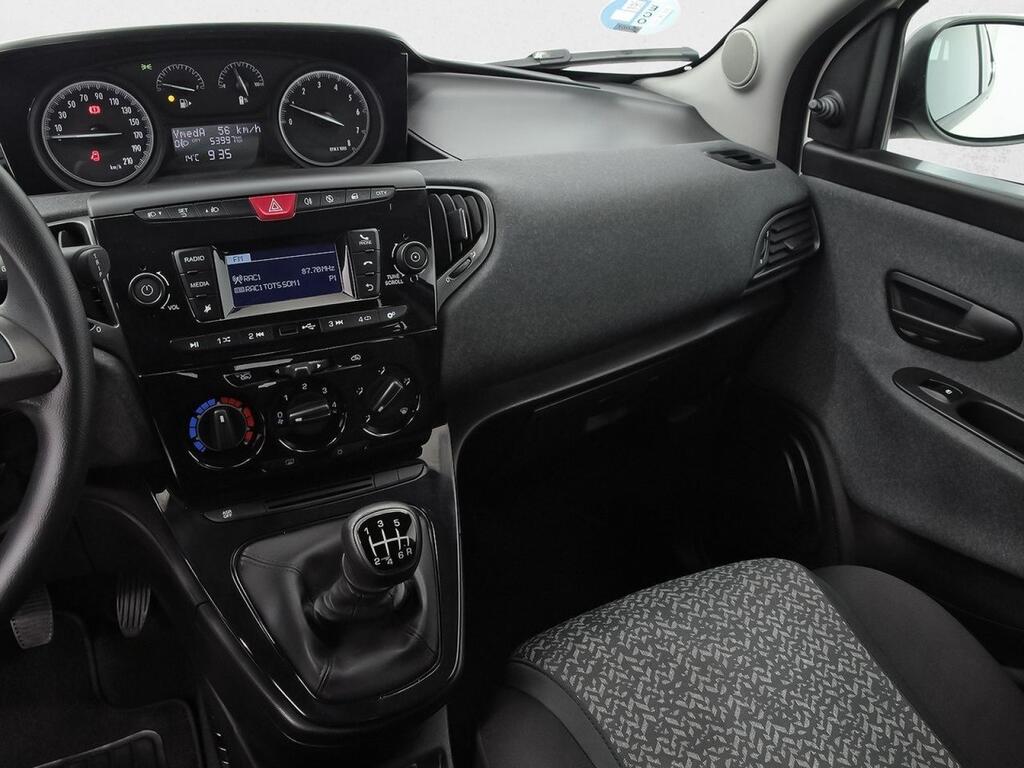 Lancia Ypsilon 1.2 Silver evo II 12