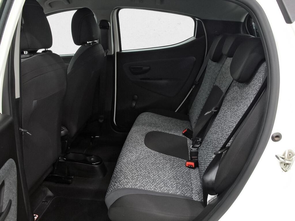 Lancia Ypsilon 1.2 Silver evo II 9