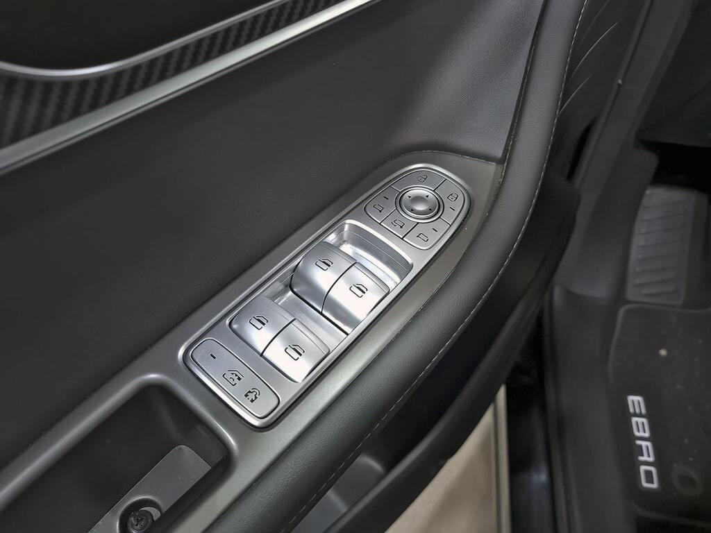 Ebro S700 1.6 TGDI Luxury 7 DCT 11