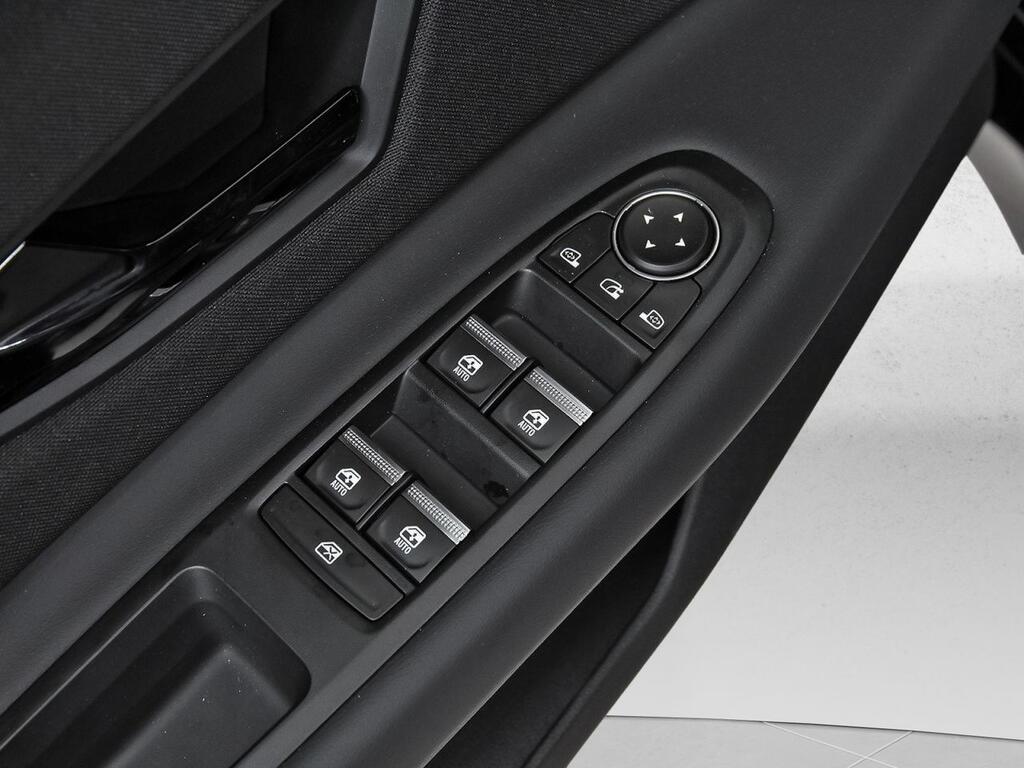 Nissan Micra Standard Range 4x2 N-Connecta 12