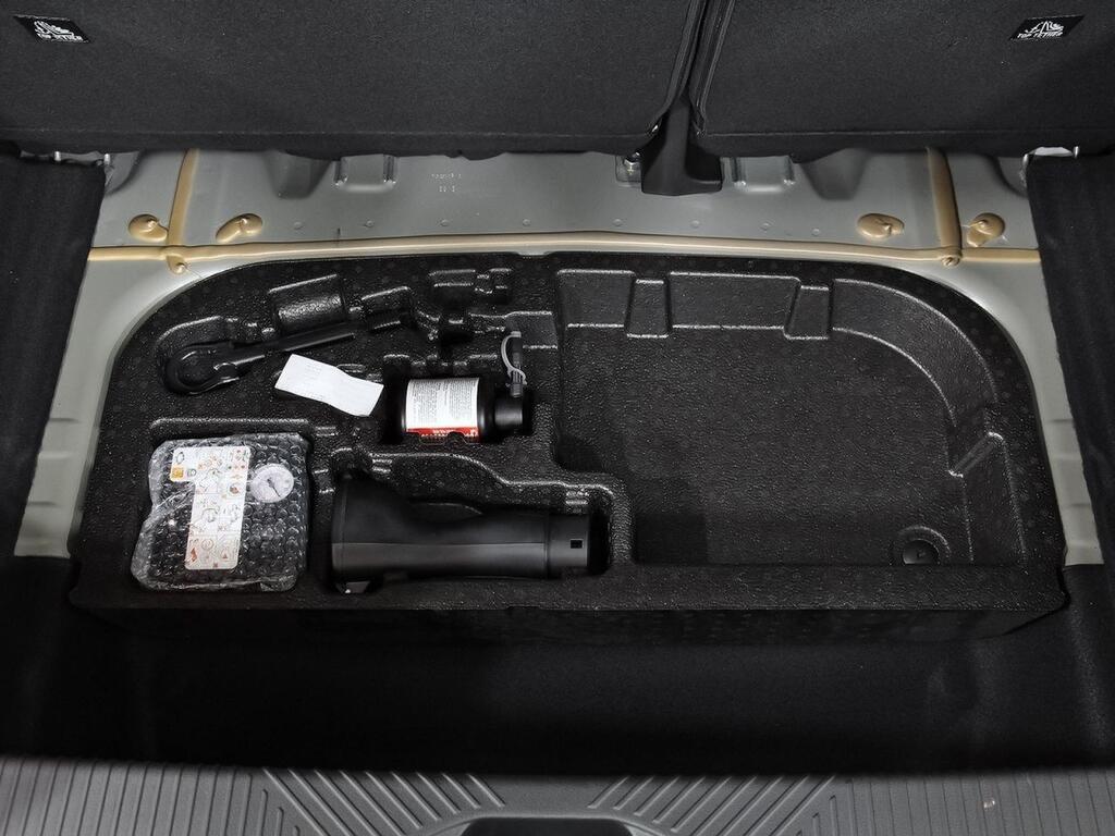 Nissan Micra Standard Range 4x2 N-Connecta 36