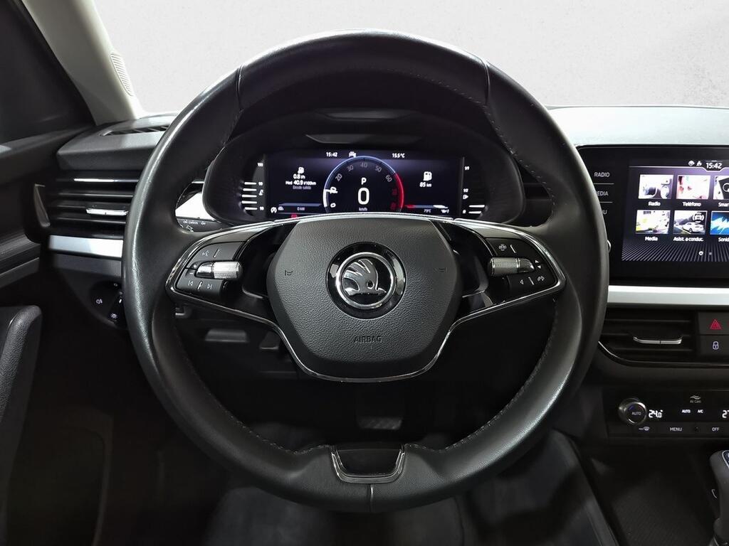 Skoda Kamiq 1.0 TSI 81kW (110CV) DSG Emotion 17