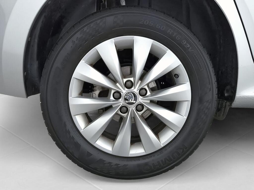 Skoda Kamiq 1.0 TSI 81kW (110CV) DSG Emotion 8