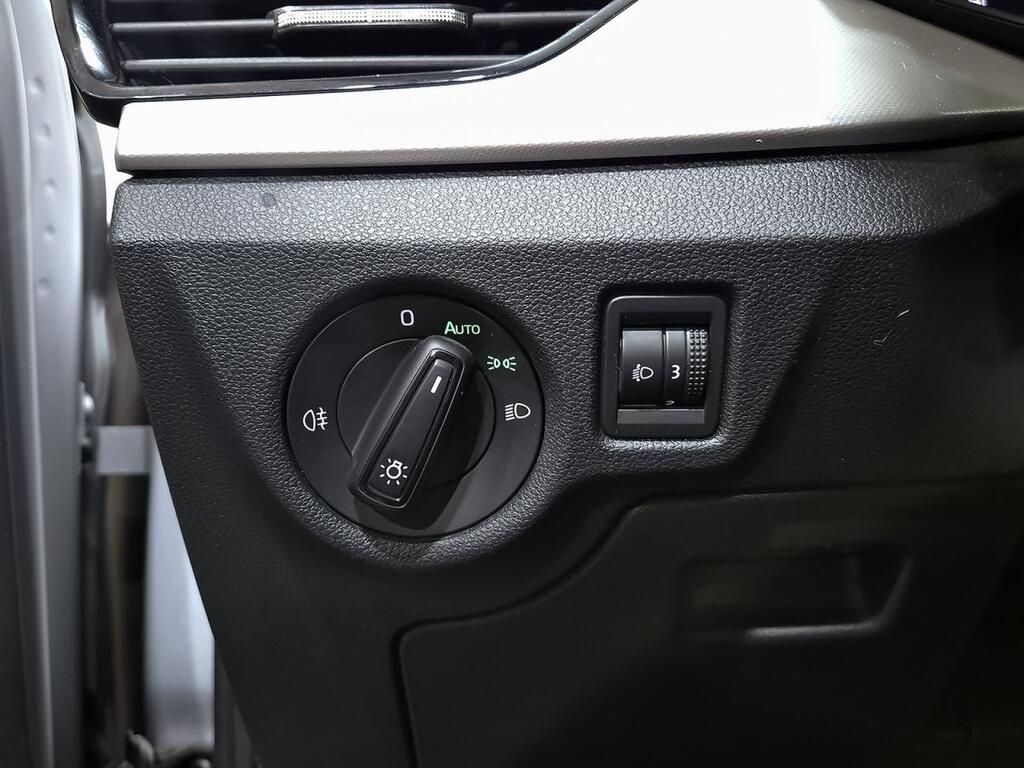 Skoda Kamiq 1.0 TSI 81kW (110CV) DSG Emotion 10