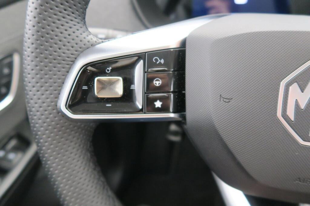 MG ZS COMFORT 1.5 HYBRID+ 197 CV 5P 12