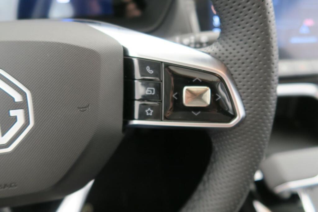 MG ZS COMFORT 1.5 HYBRID+ 197 CV 5P 13