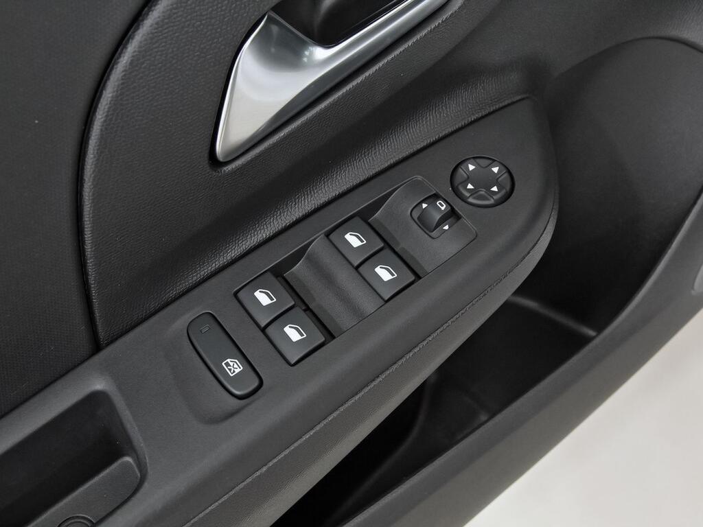 Opel Corsa 1.2T XHL 74KW EDITION 5P 13