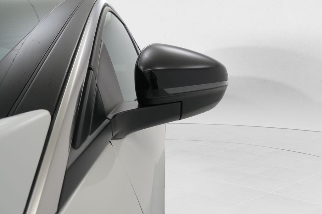 Peugeot 5008 GT 1.5 BLUEHDI 130 CV S&S AUTO 7 PLAZAS 5P 26