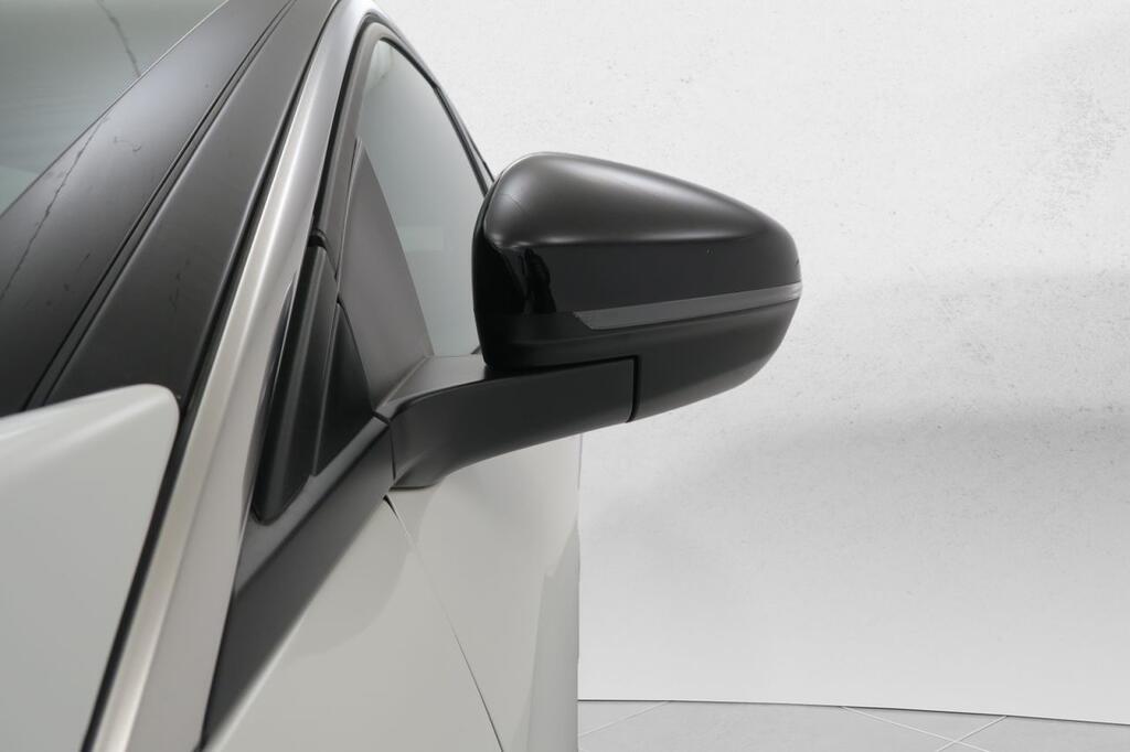 Peugeot 5008 GT 1.5 BLUEHDI 130 CV S&S AUTO 7 PLAZAS 5P 26