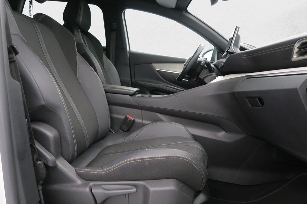 Peugeot 5008 GT 1.5 BLUEHDI 130 CV S&S AUTO 7 PLAZAS 5P 19