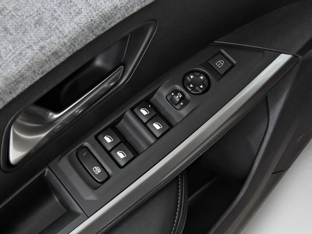 Peugeot 3008 Hybrid 1.2 100KW Allure eDCS6 13