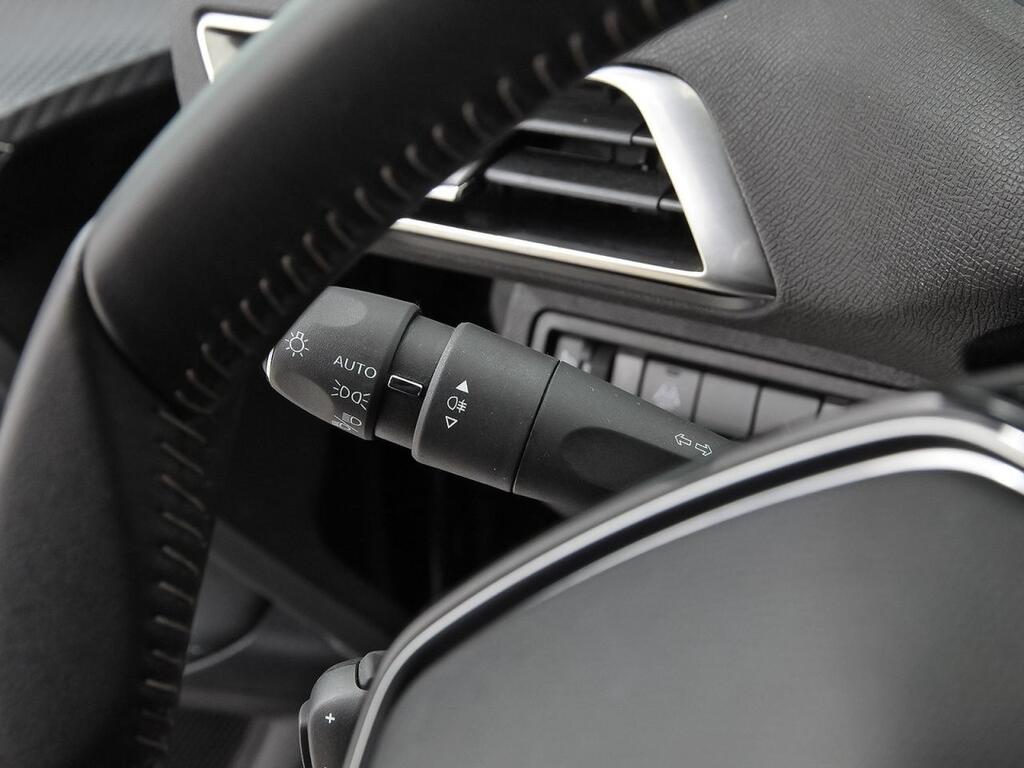 Peugeot 3008 1.2 PureTech 96KW S&S Allure Pack 15