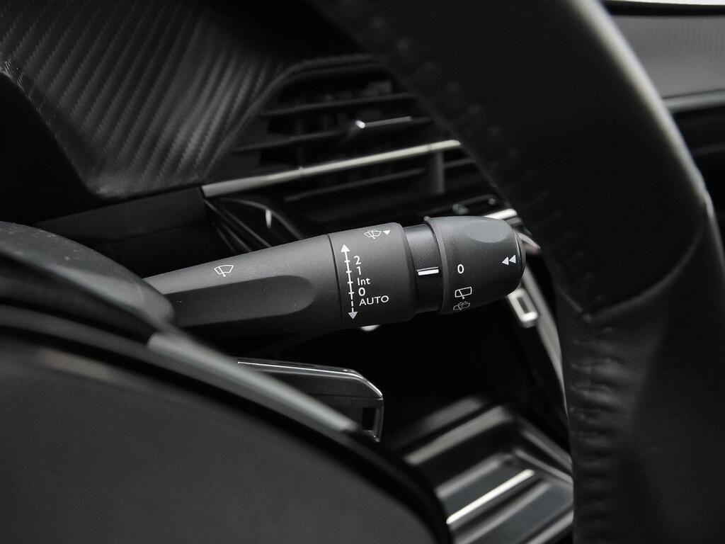 Peugeot 2008 Allure Puretech 100 S&S 6 Vel. MAN 18