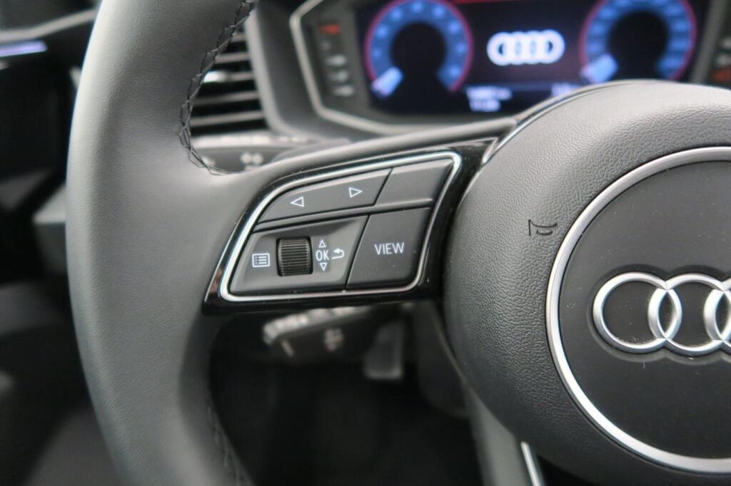 Audi A1 SPORTBACK ADRENALIN 30 1.0 TFSI 116 CV S TRONIC 5P 11