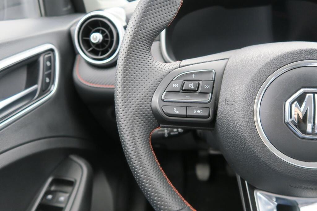 MG ZS LUXURY 1.0T 111 CV 5P 10