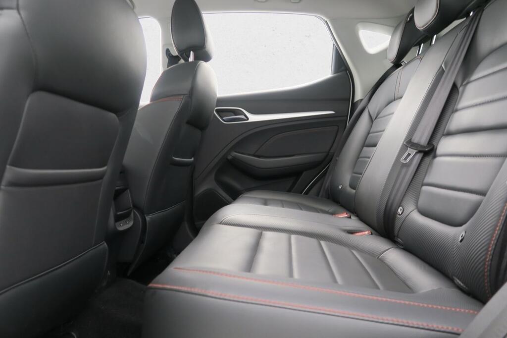 MG ZS LUXURY 1.0T 111 CV 5P 17