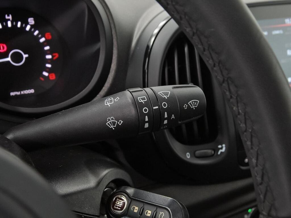 Fiat 500L Cross 1.4 16v 70 kW (95 CV) S&S 17