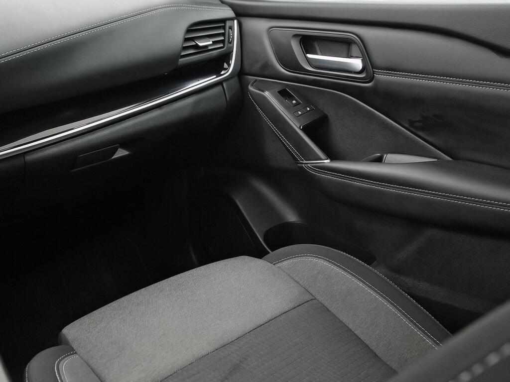 Nissan Qashqai DIG-T 103kW N-Connecta 29