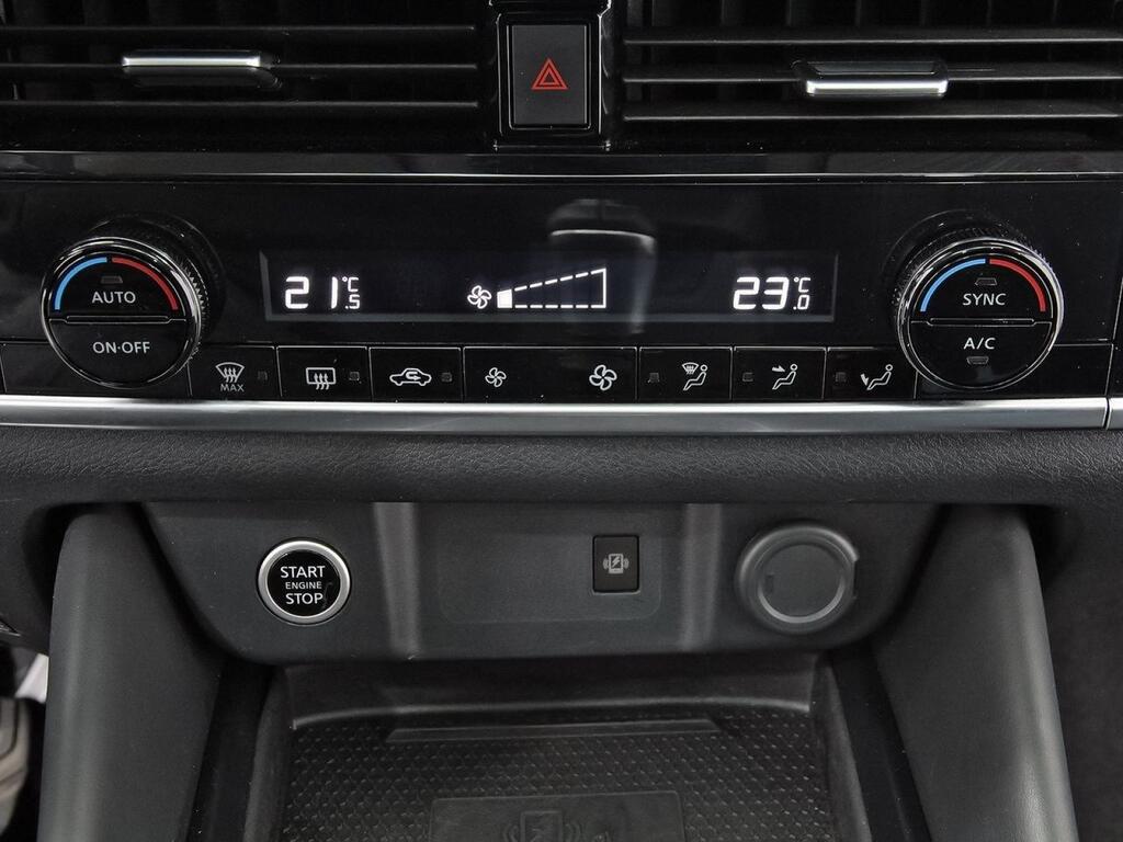 Nissan Qashqai DIG-T 103kW N-Connecta 27