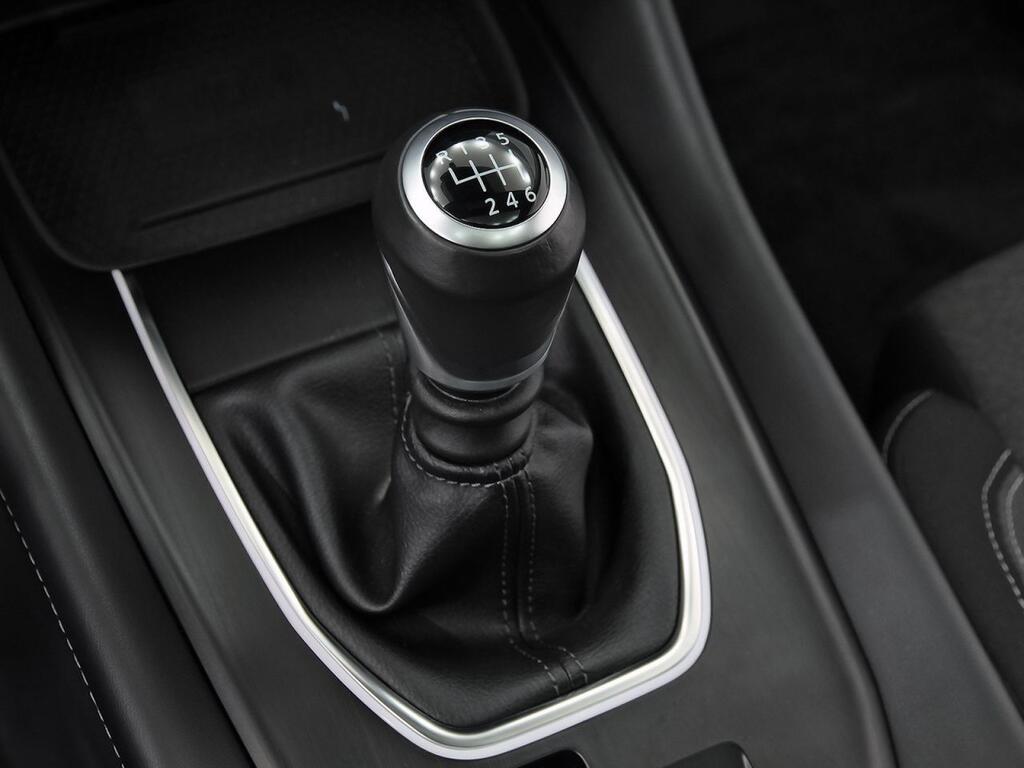 Nissan Qashqai DIG-T 103kW N-Connecta 29