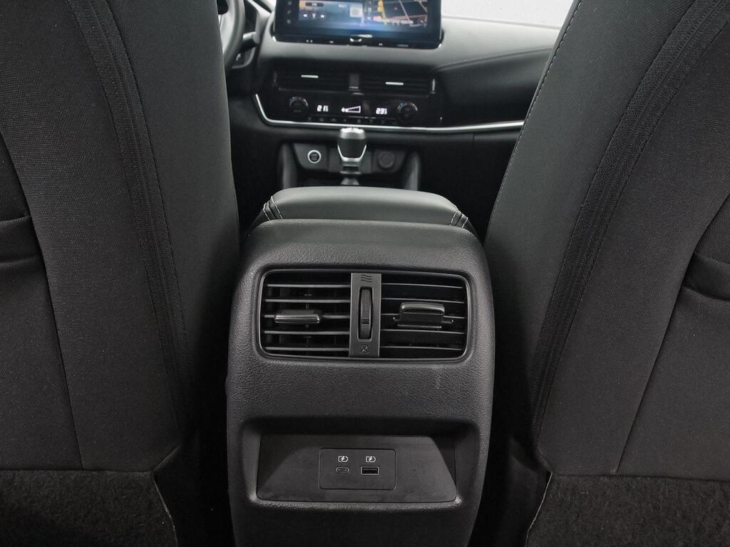 Nissan Qashqai DIG-T 103kW N-Connecta 31