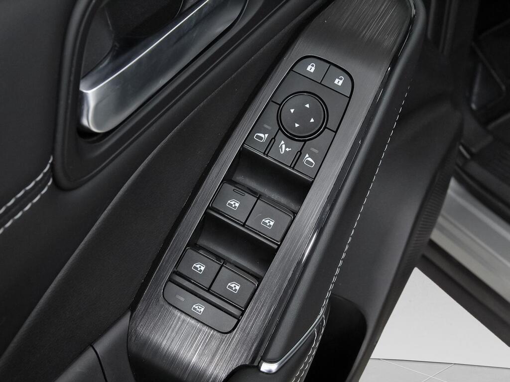 Nissan Qashqai DIG-T 116kW Xtronic N-Connecta 12